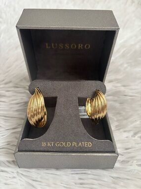 Lussoro 18K Gold Plated Ribbed Hoop Earrings - Gold